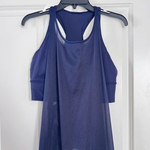 Lululemon workout top with built in bra